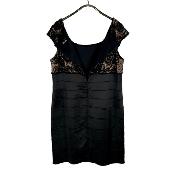 TADASHI SHOJI OT85851MQ RUCHED FLORAL LACE SCOOP NECK CAP SLEEVE SHEATH DRESS - Picture 4 of 15